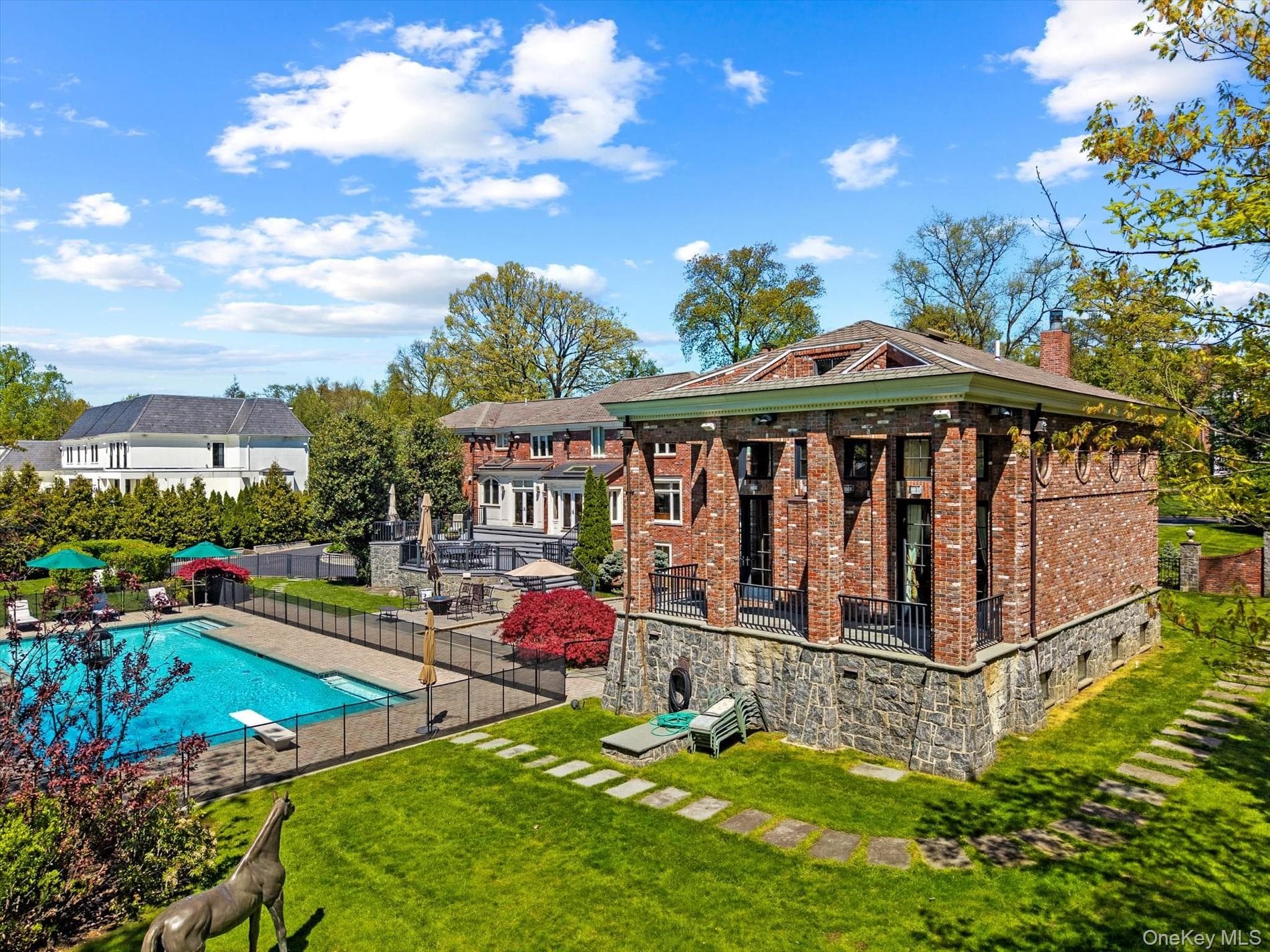 10 Hemlock Drive thumbnail 40