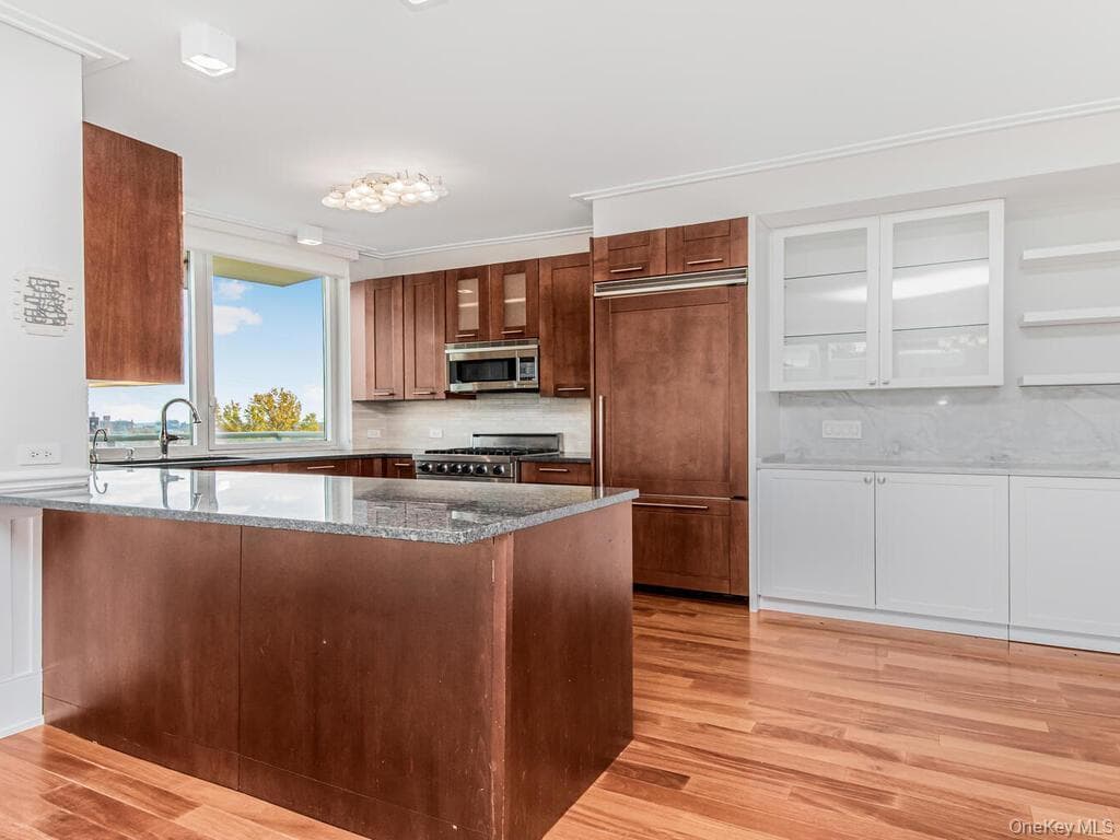 640 W 237th Street Unit: 7D thumbnail 6