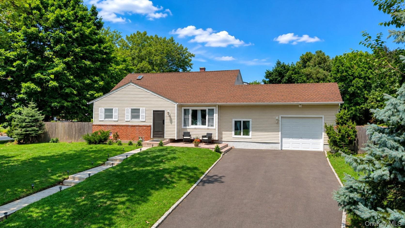 23 Riviera Drive photo 1