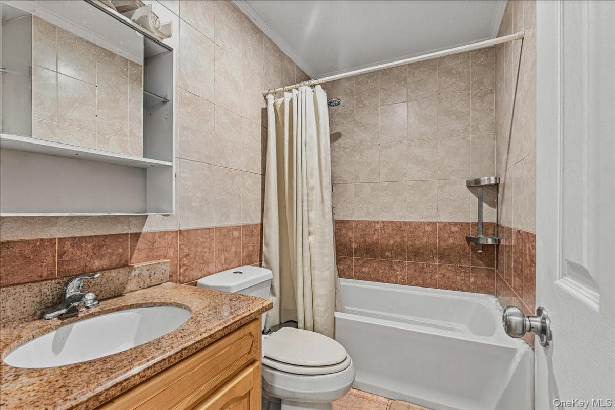 2231 62nd Street Unit: 1A thumbnail 9