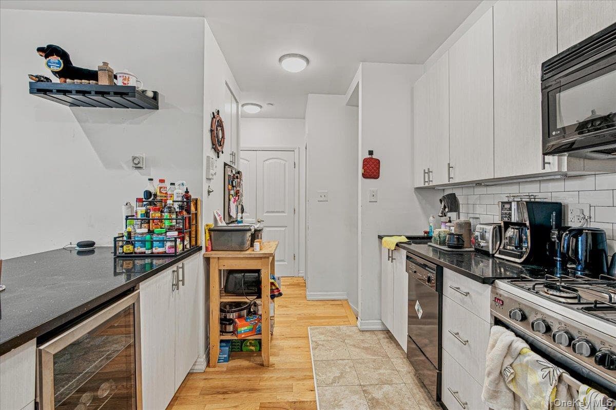 2231 62nd Street Unit: 1A thumbnail 6