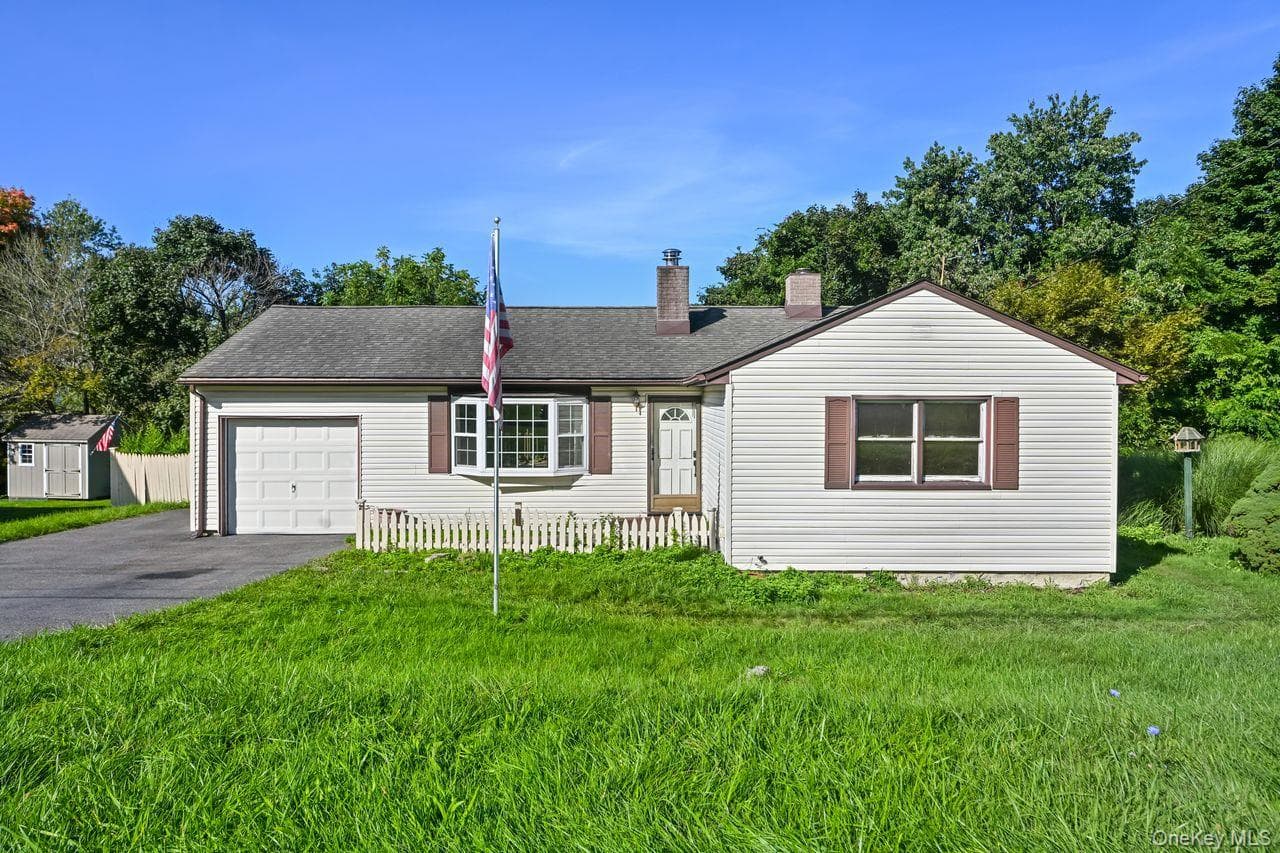 21 Allan Road photo 1