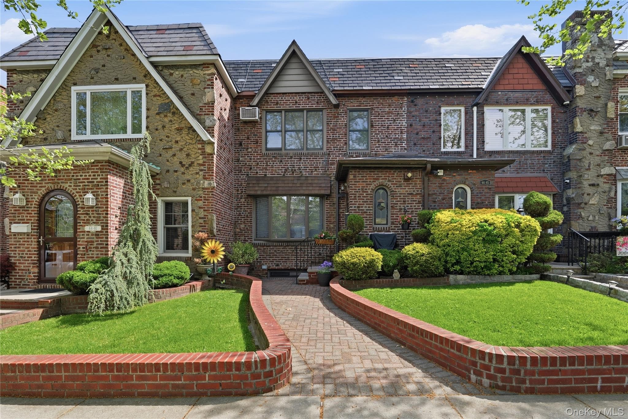 6483 83rd Place, Middle Village