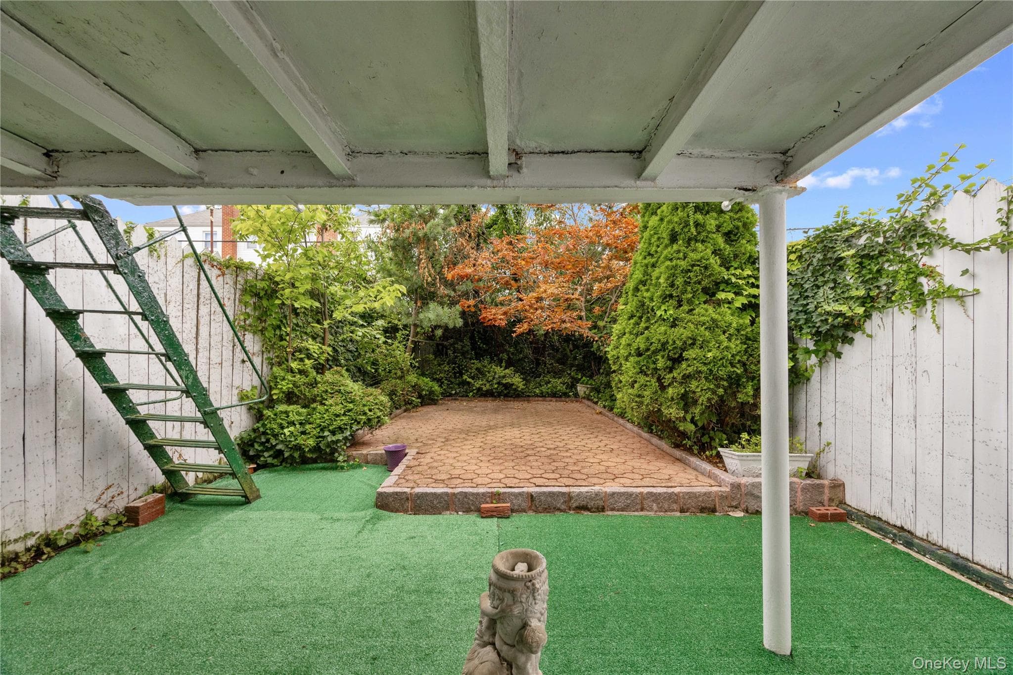 727 Hollywood Avenue thumbnail 34
