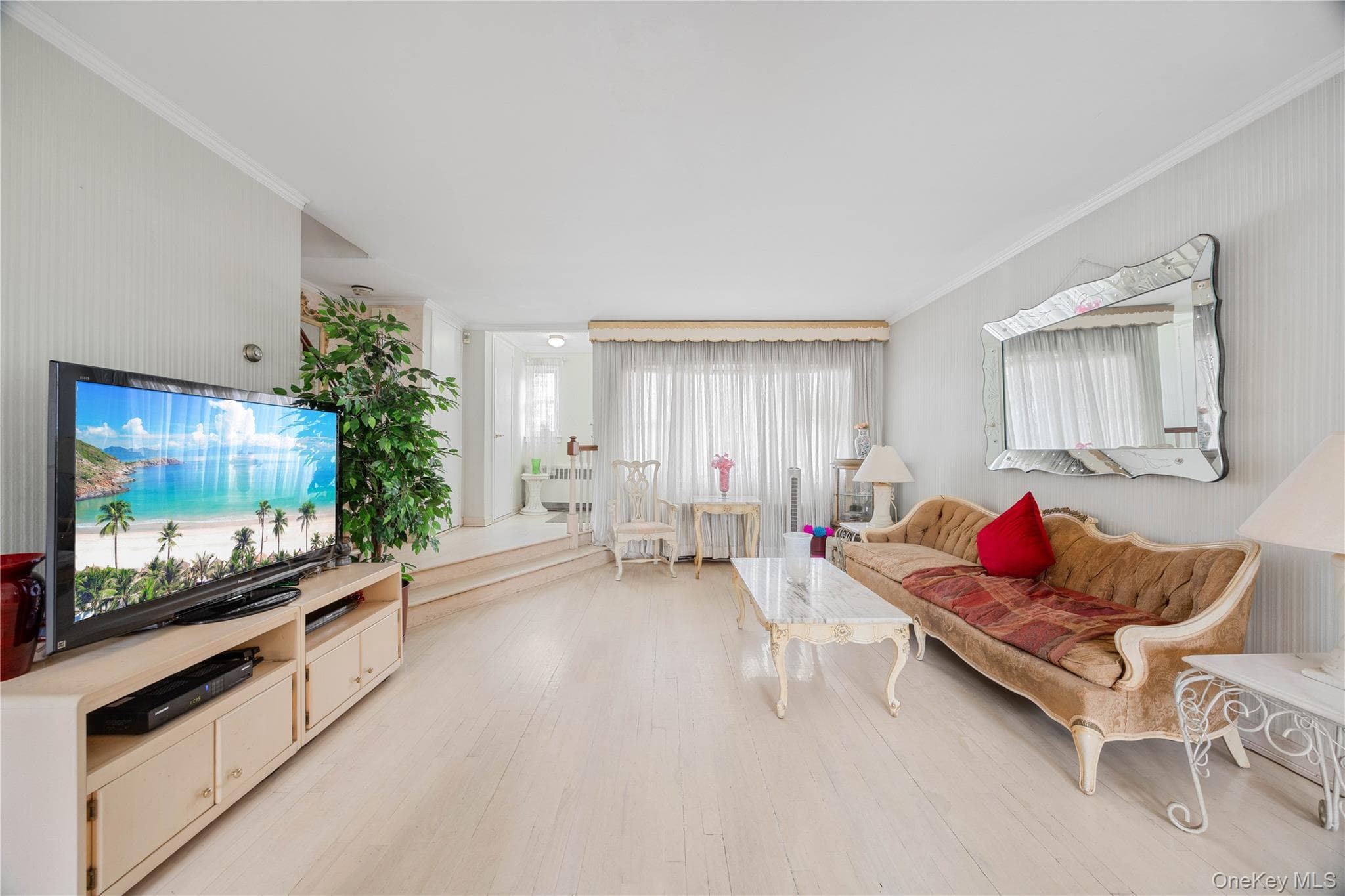 727 Hollywood Avenue thumbnail 9