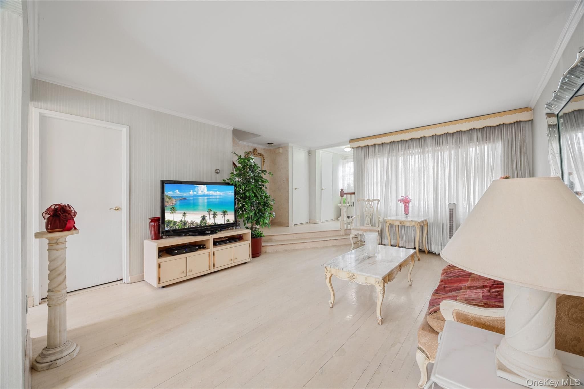727 Hollywood Avenue thumbnail 10
