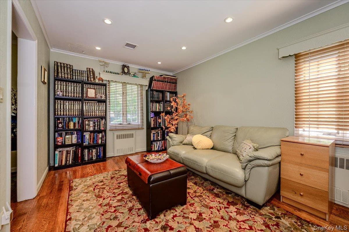 928 Northfield Road thumbnail 9