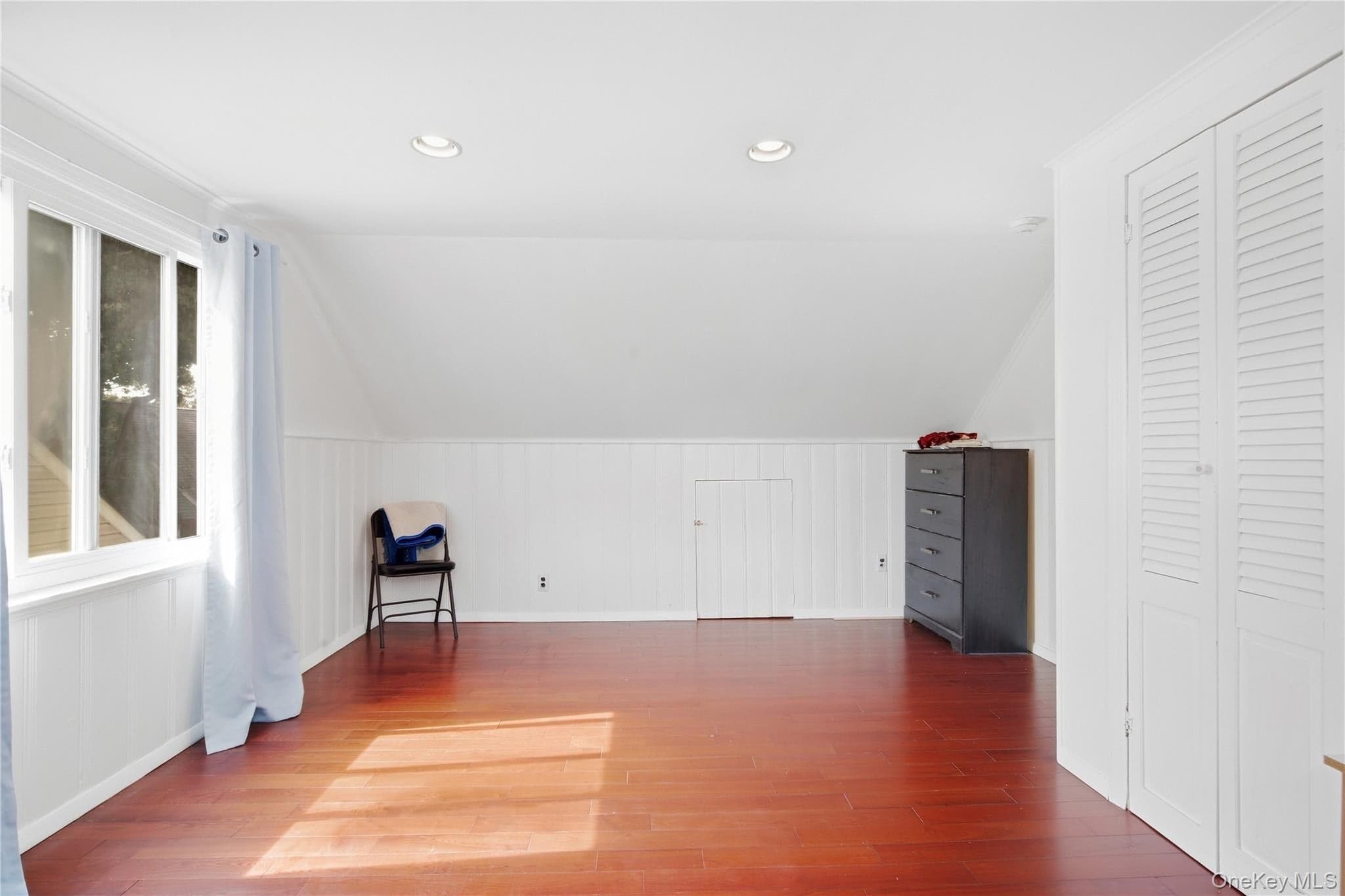 90 Clearstream Avenue thumbnail 18