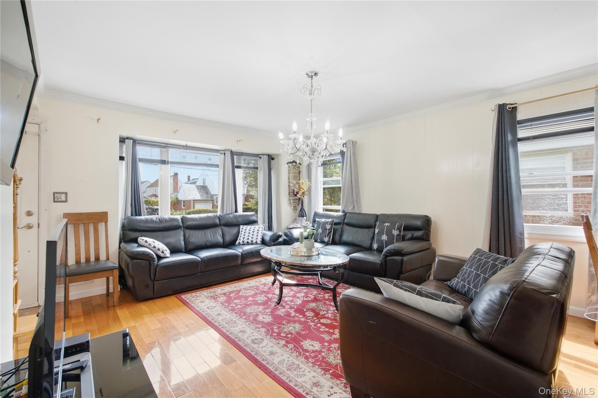 90 Clearstream Avenue thumbnail 4