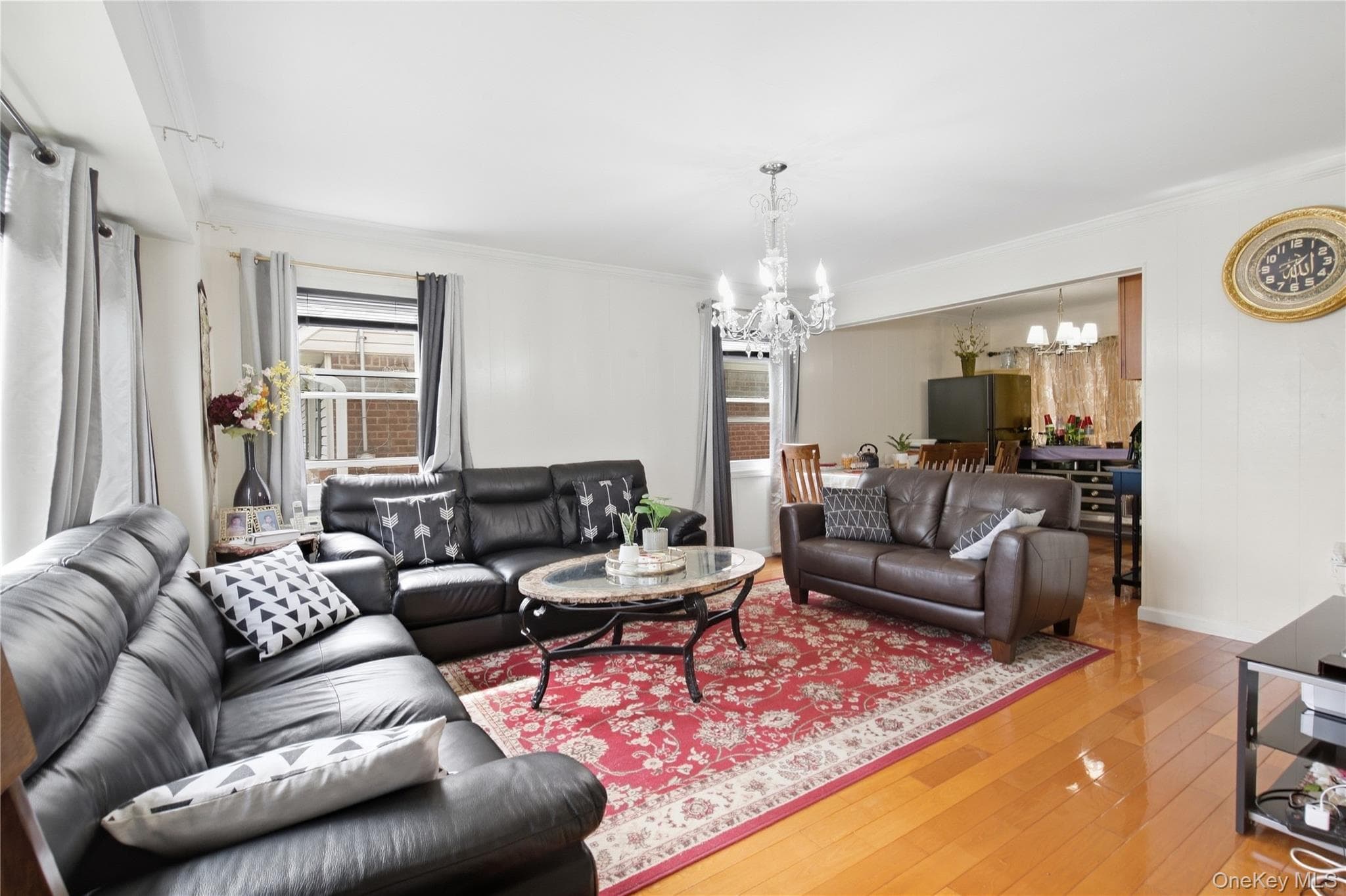 90 Clearstream Avenue thumbnail 2