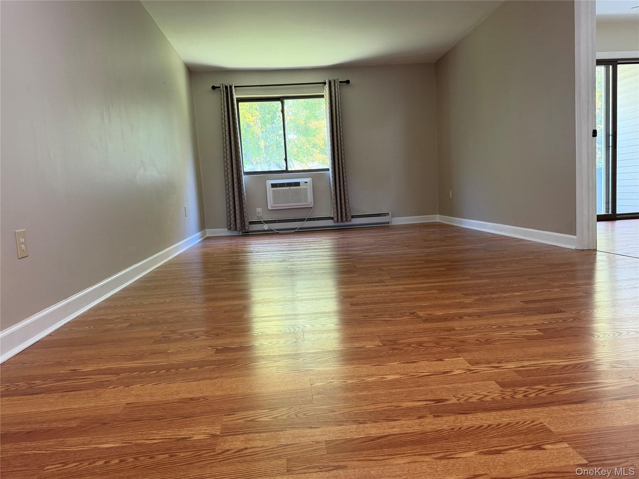 29 Scarborough Lane Unit: D thumbnail 3