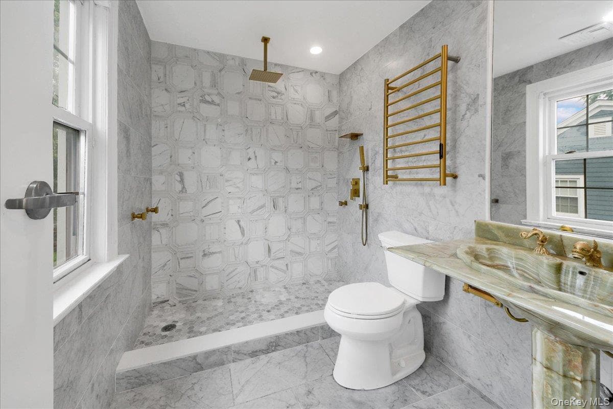 32 Deerfield Avenue thumbnail 18