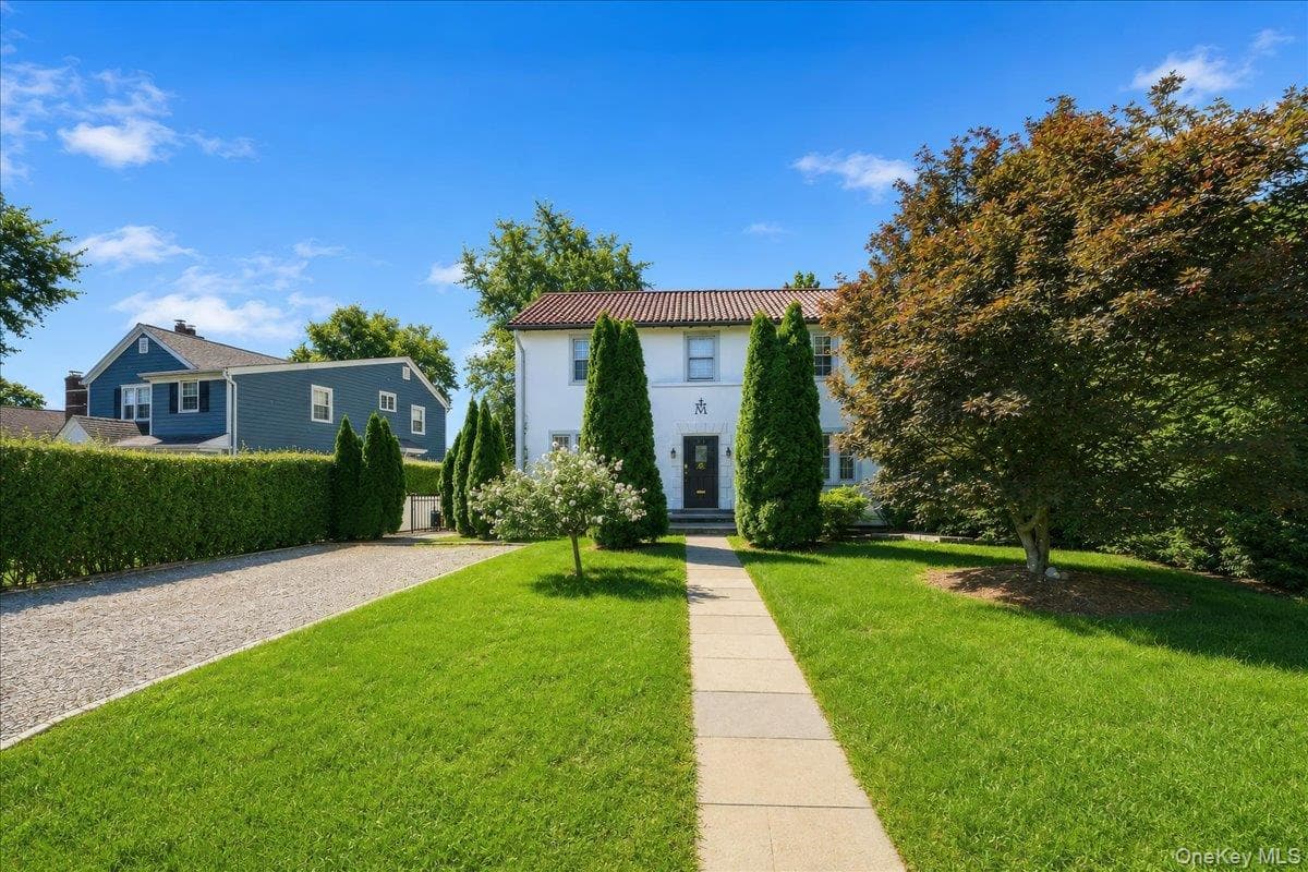32 Deerfield Avenue thumbnail 3