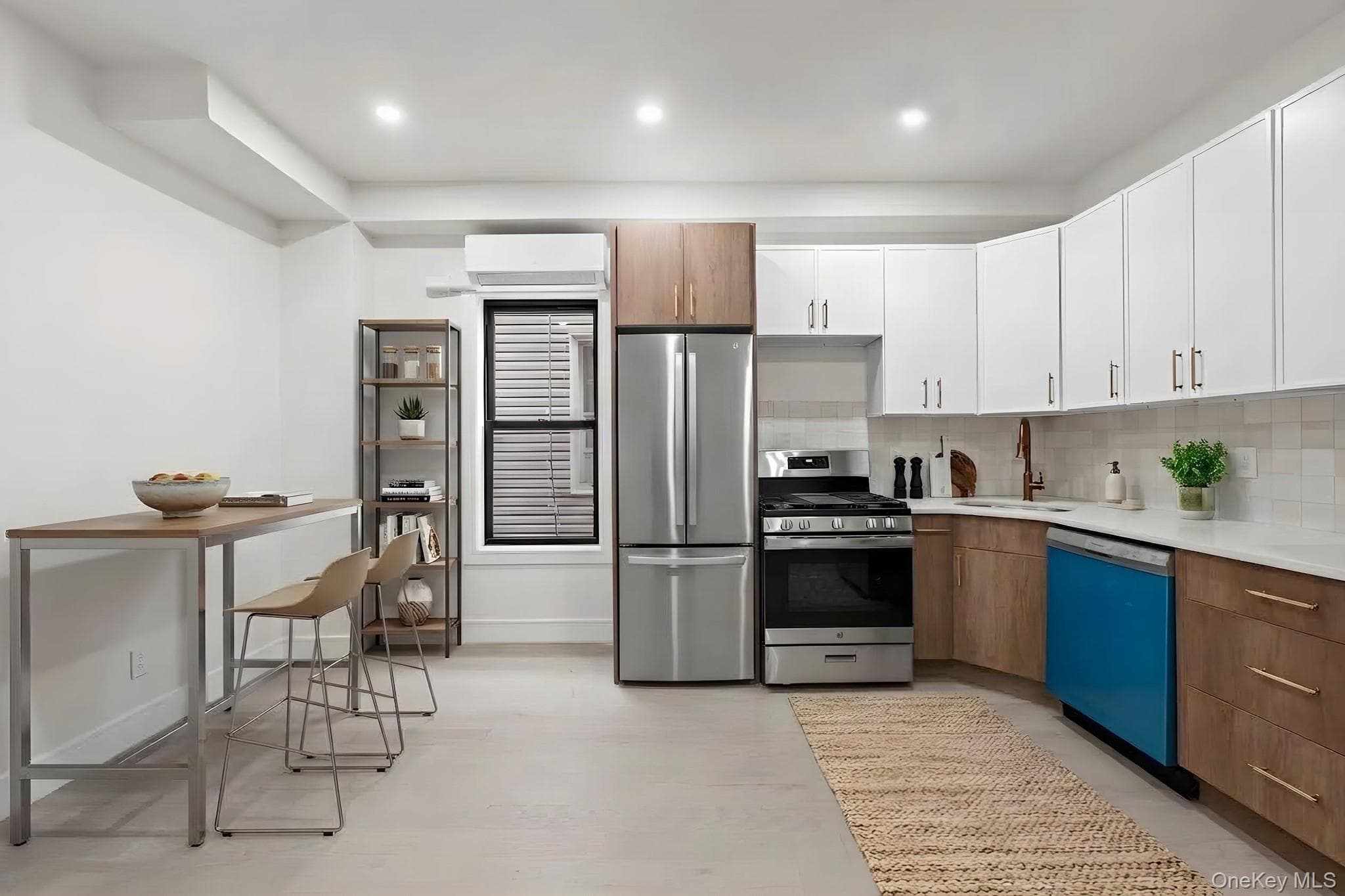 1024 E 226th Street thumbnail 2