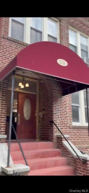 326 E 48th Street thumbnail 2