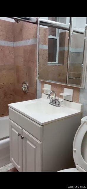 326 E 48th Street thumbnail 6