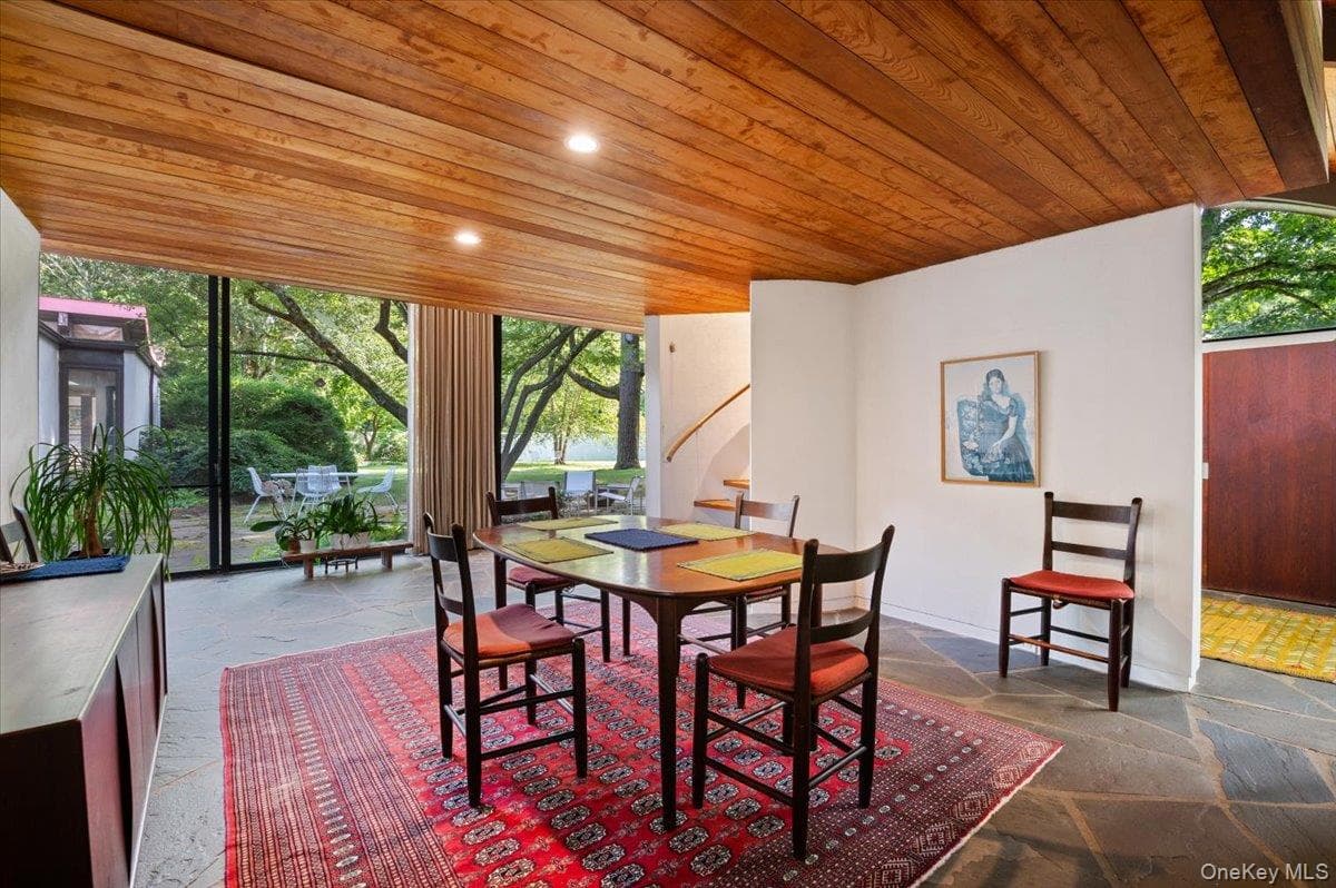 347 Duck Pond Road thumbnail 12
