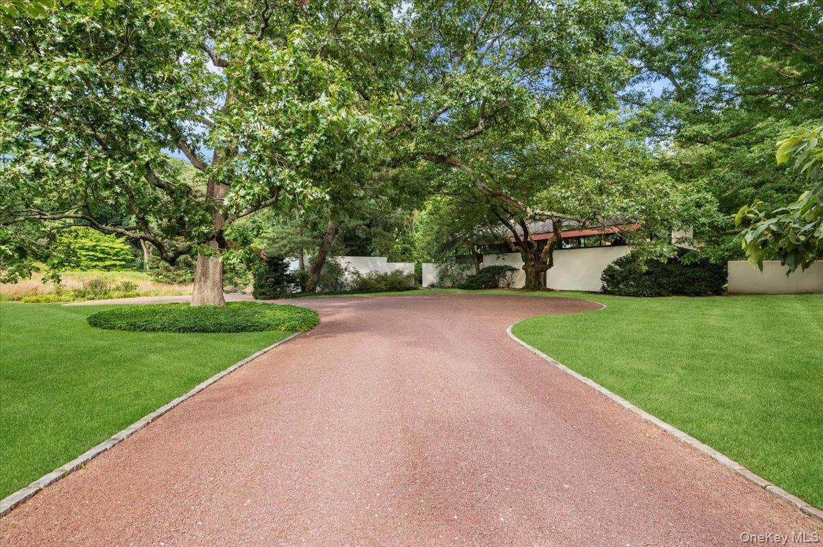 347 Duck Pond Road thumbnail 2