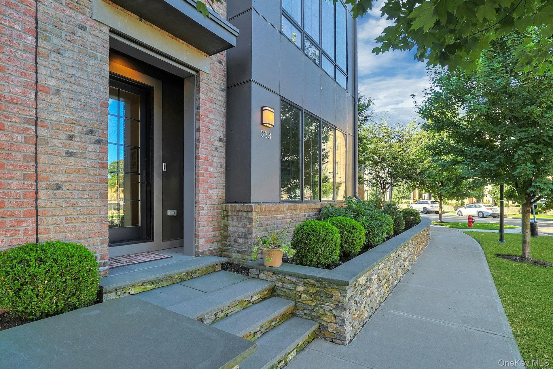 323 Palisades Boulevard thumbnail 3
