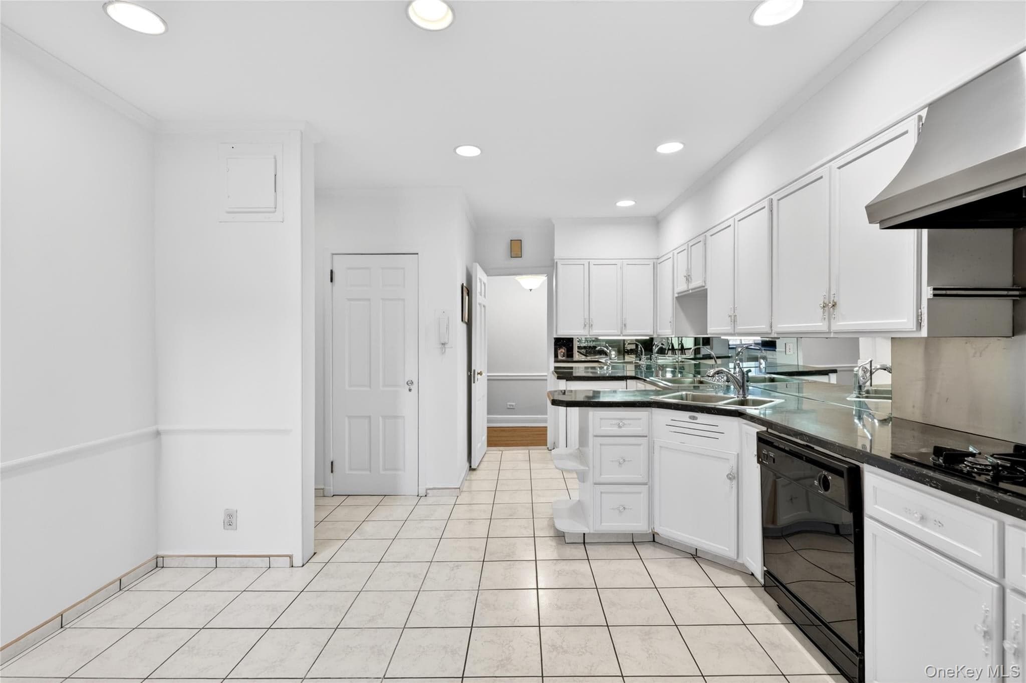 10 Brooklands Cir Unit: 5H thumbnail 11