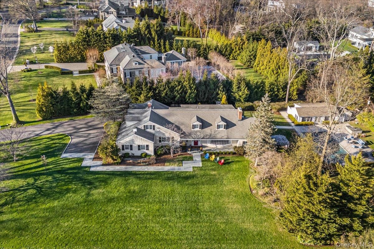 100 Elderfields Road, Manhasset