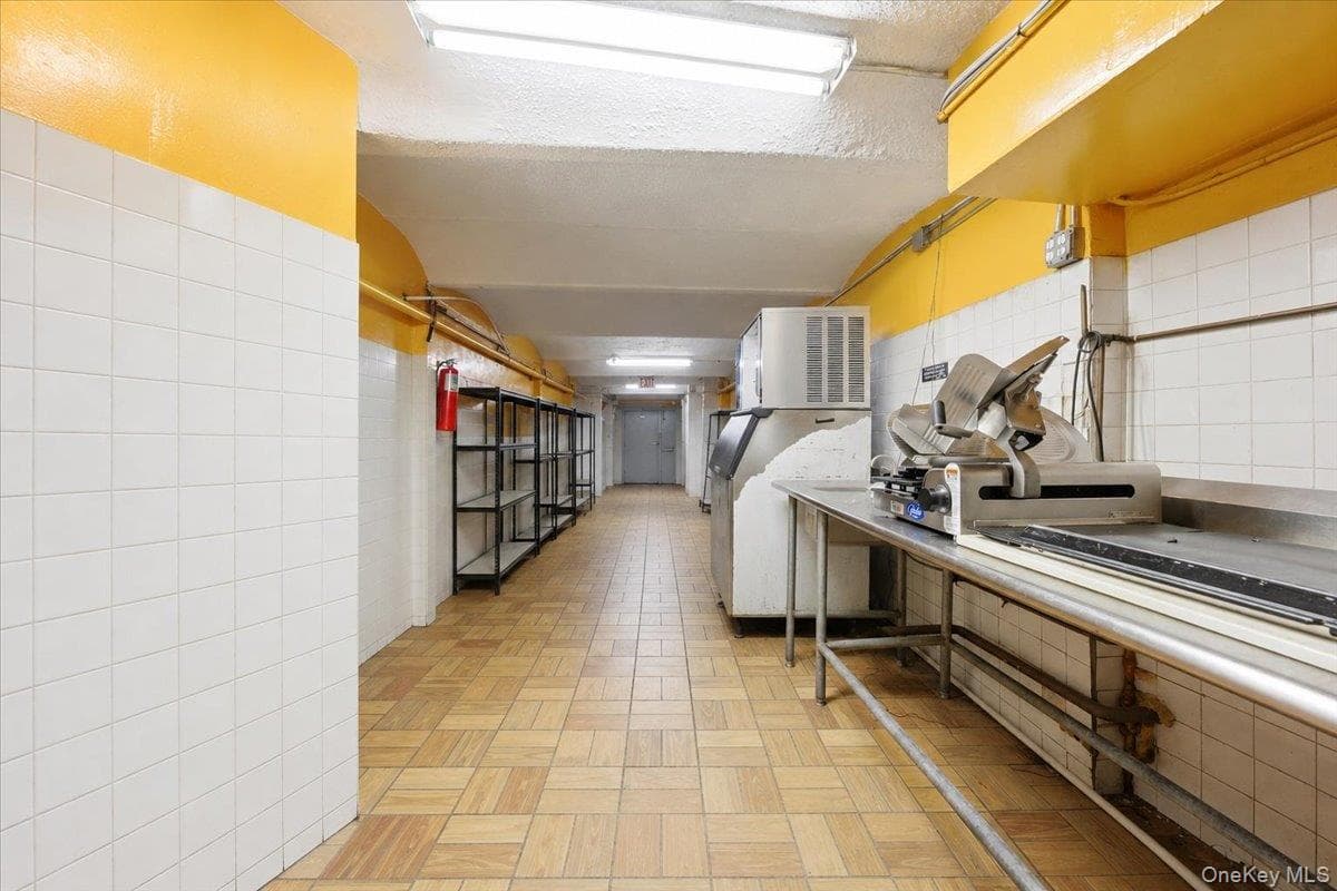 536 E 138th Street Unit: 8 thumbnail 30