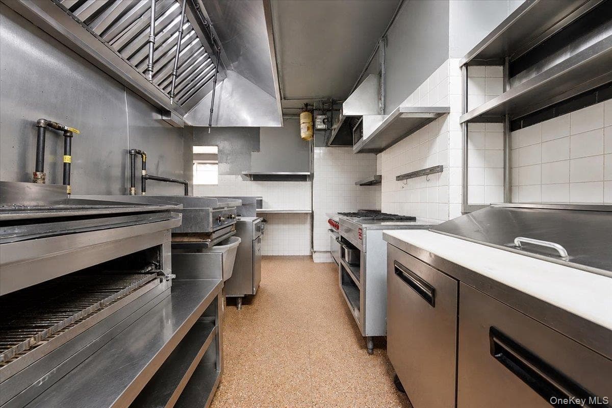 536 E 138th Street Unit: 8 thumbnail 26