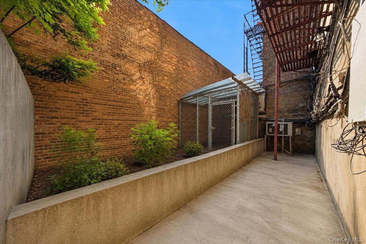 536 E 138th Street Unit: 8 thumbnail 39