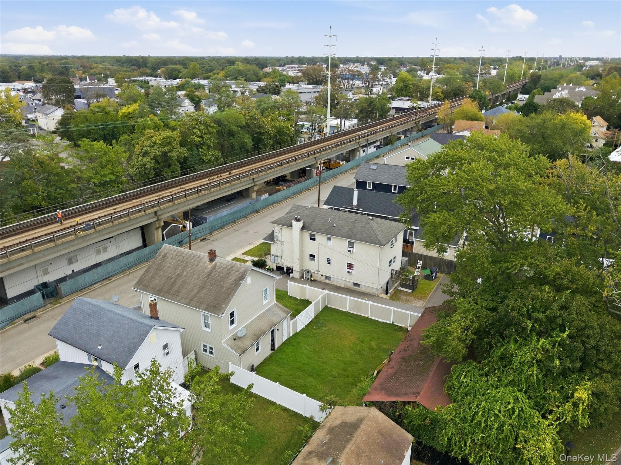 19 Railroad Avenue thumbnail 32