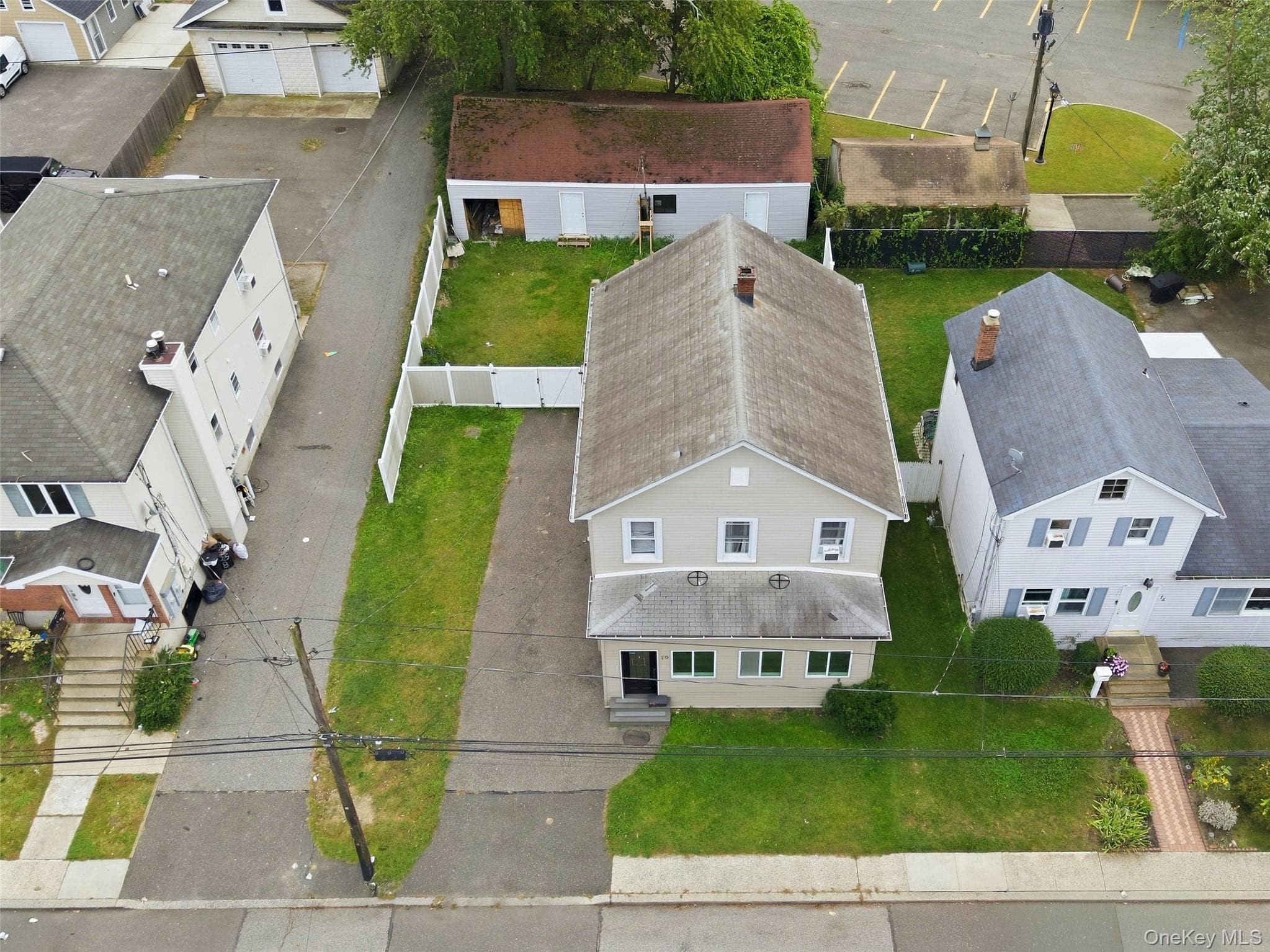 19 Railroad Avenue thumbnail 28