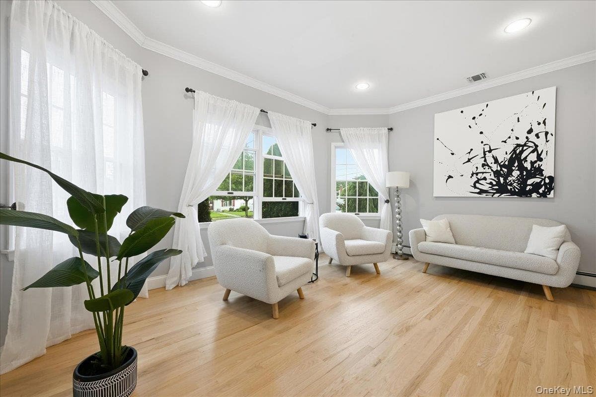 151 Monroe Street thumbnail 4