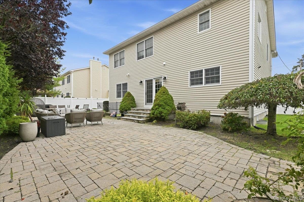 151 Monroe Street thumbnail 39