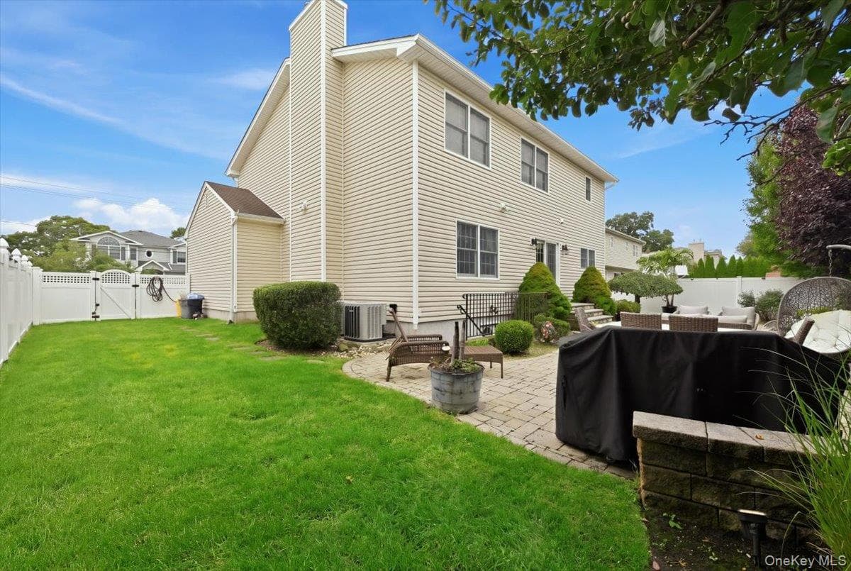 151 Monroe Street thumbnail 41