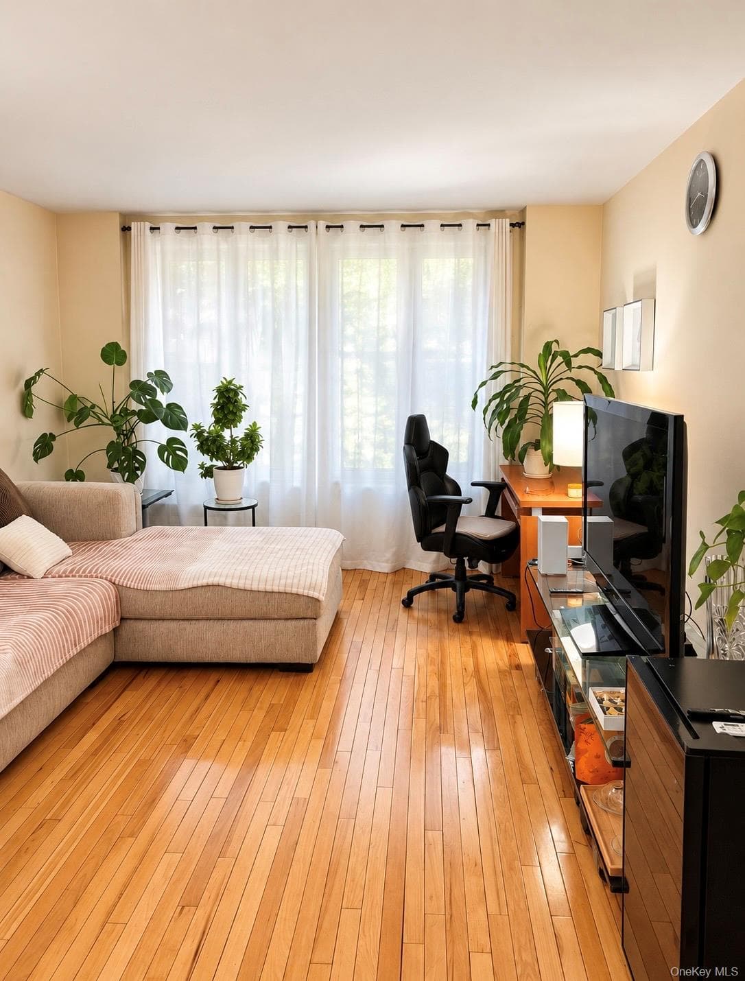 14215 Franklin AVE Unit: 2D thumbnail 2