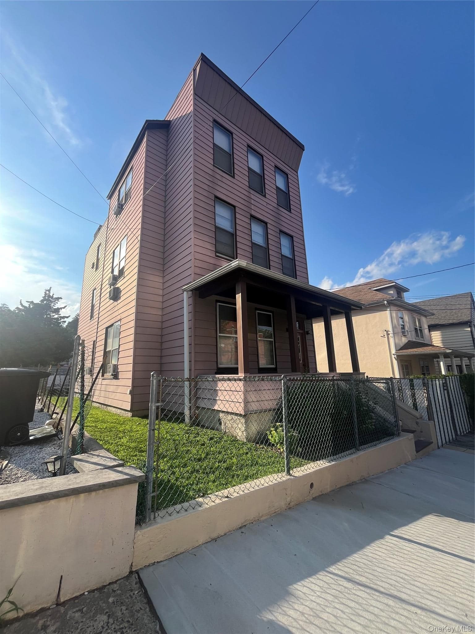 63 Crescent Place photo 1