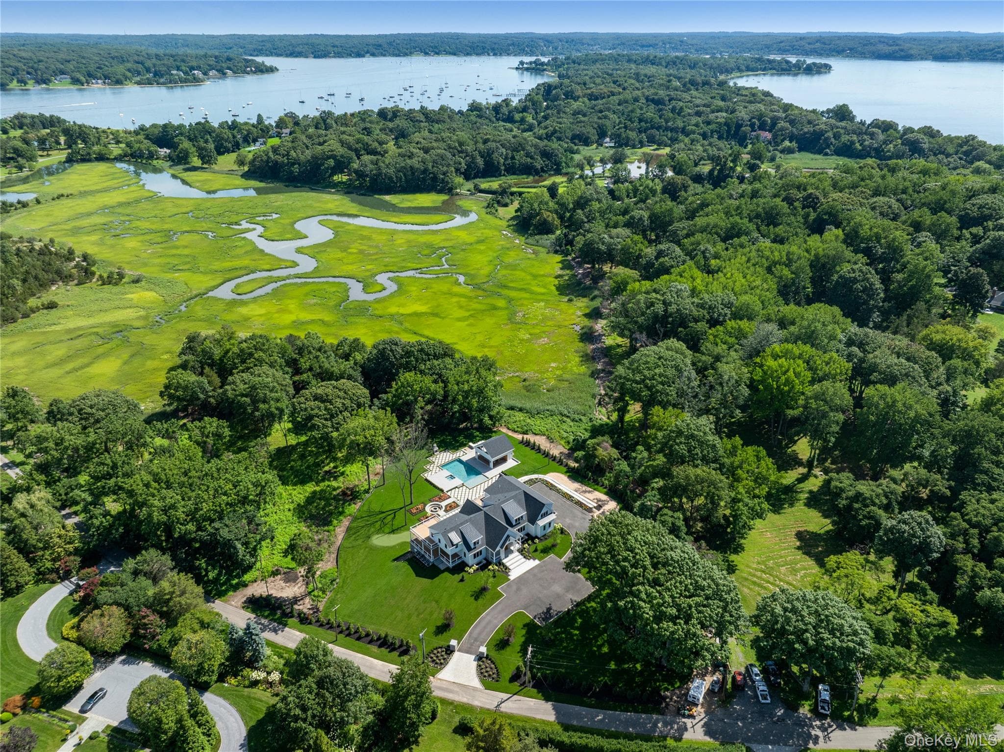 220 Beach Road, Centre Island