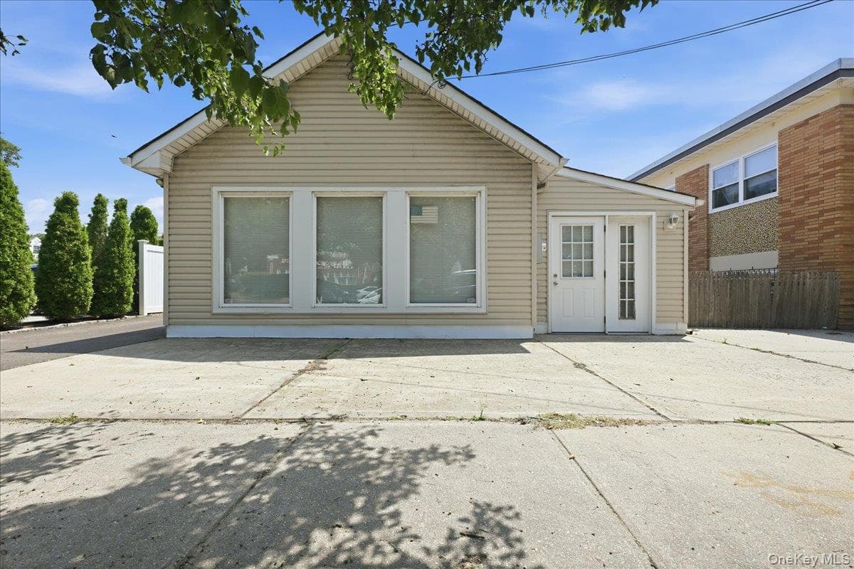 2169 Wantagh Avenue thumbnail 2