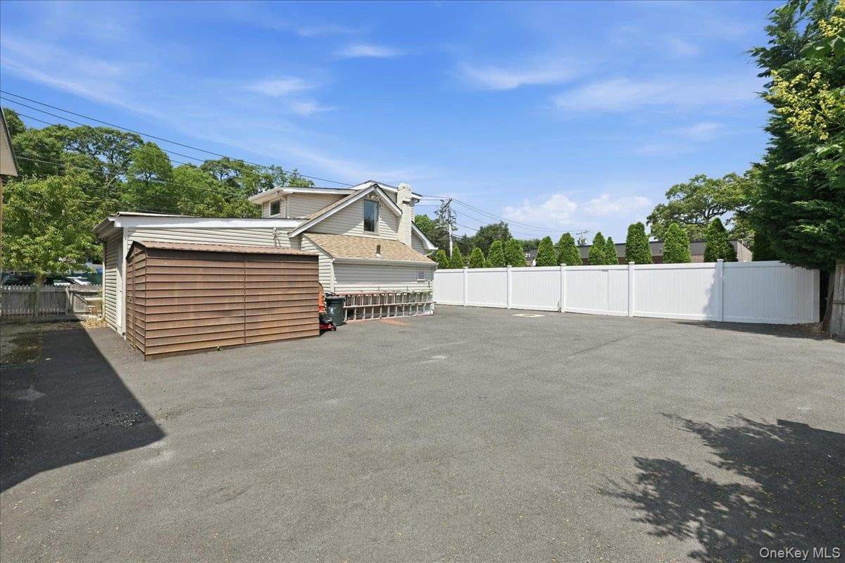 2169 Wantagh Avenue thumbnail 6