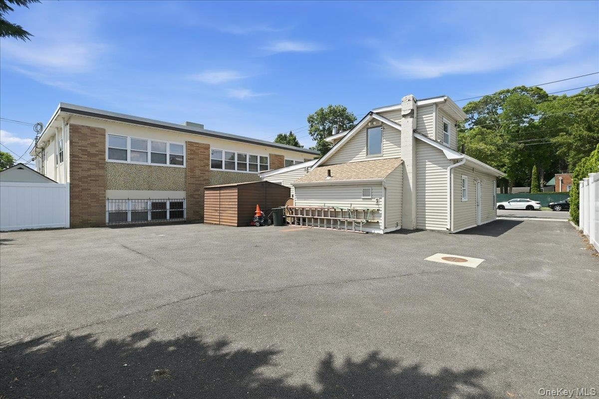 2169 Wantagh Avenue thumbnail 9