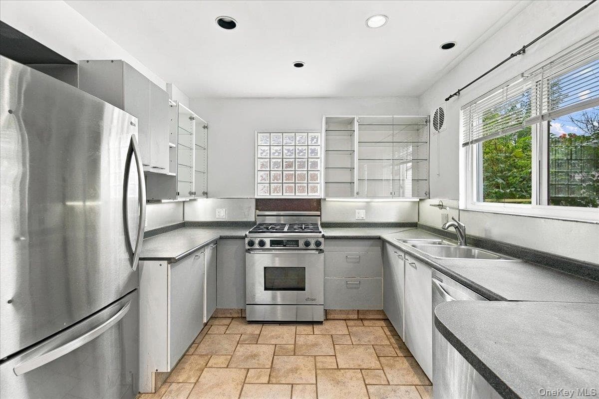 973 N 3rd Street thumbnail 11