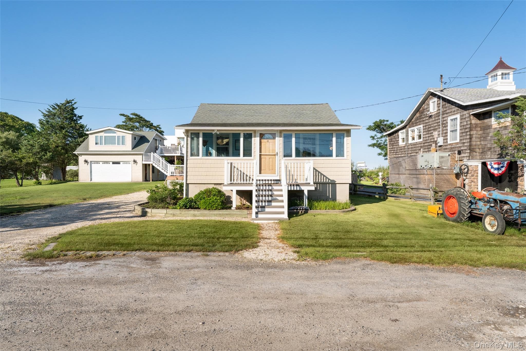 18 Beach RD photo 1