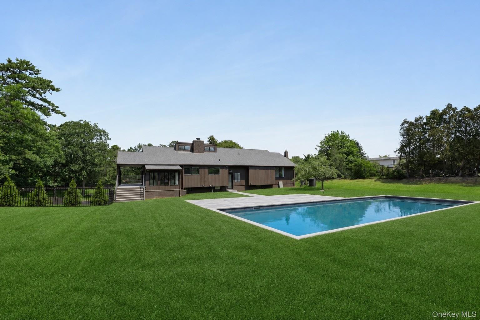 138 Longview Road thumbnail 2