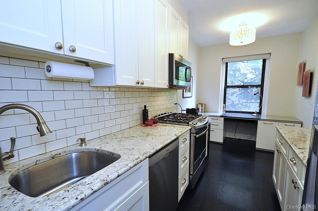 143 Garth Road Unit: 4N, Scarsdale