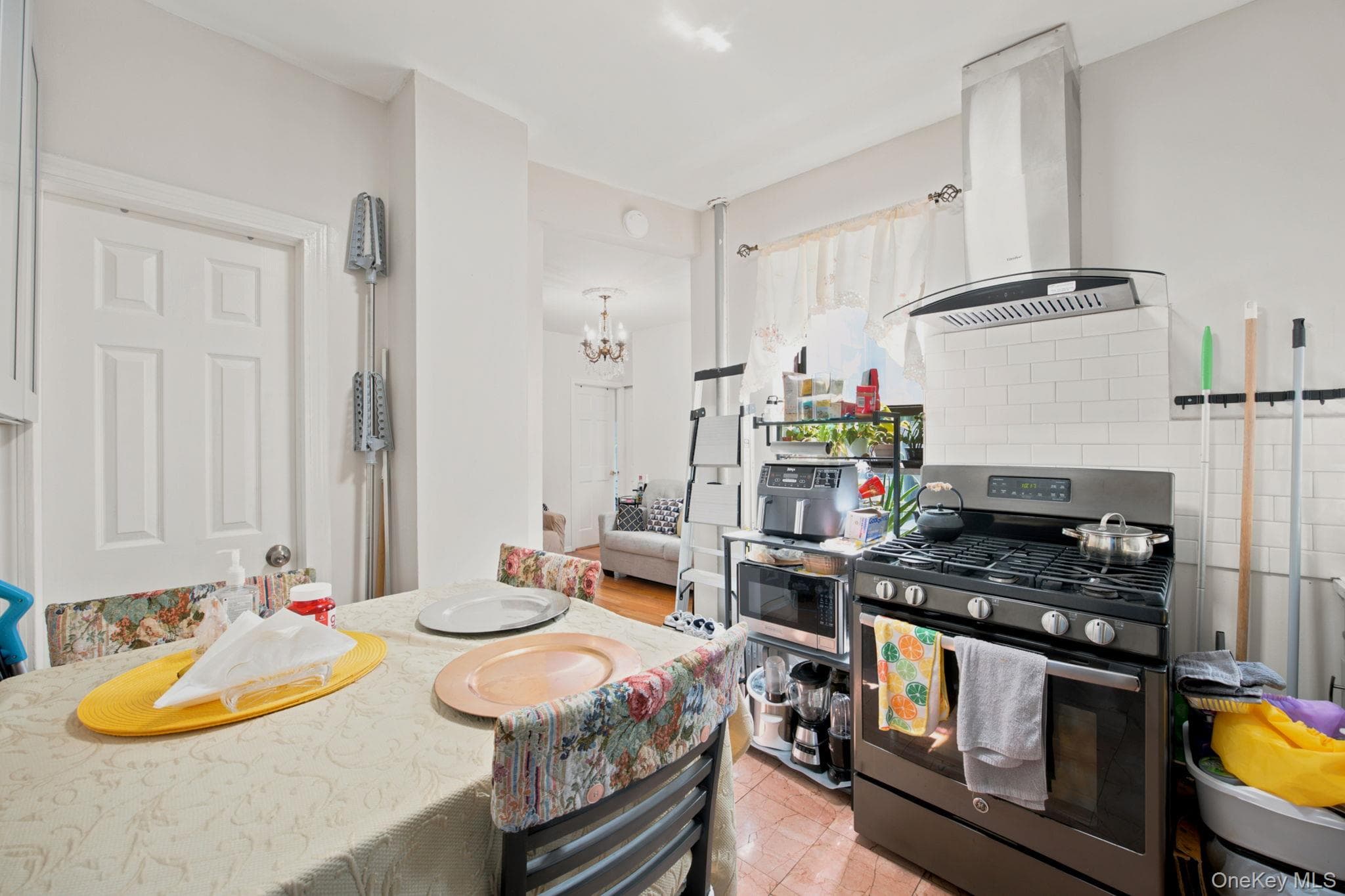 350 S 4th Street Unit: 4F thumbnail 3