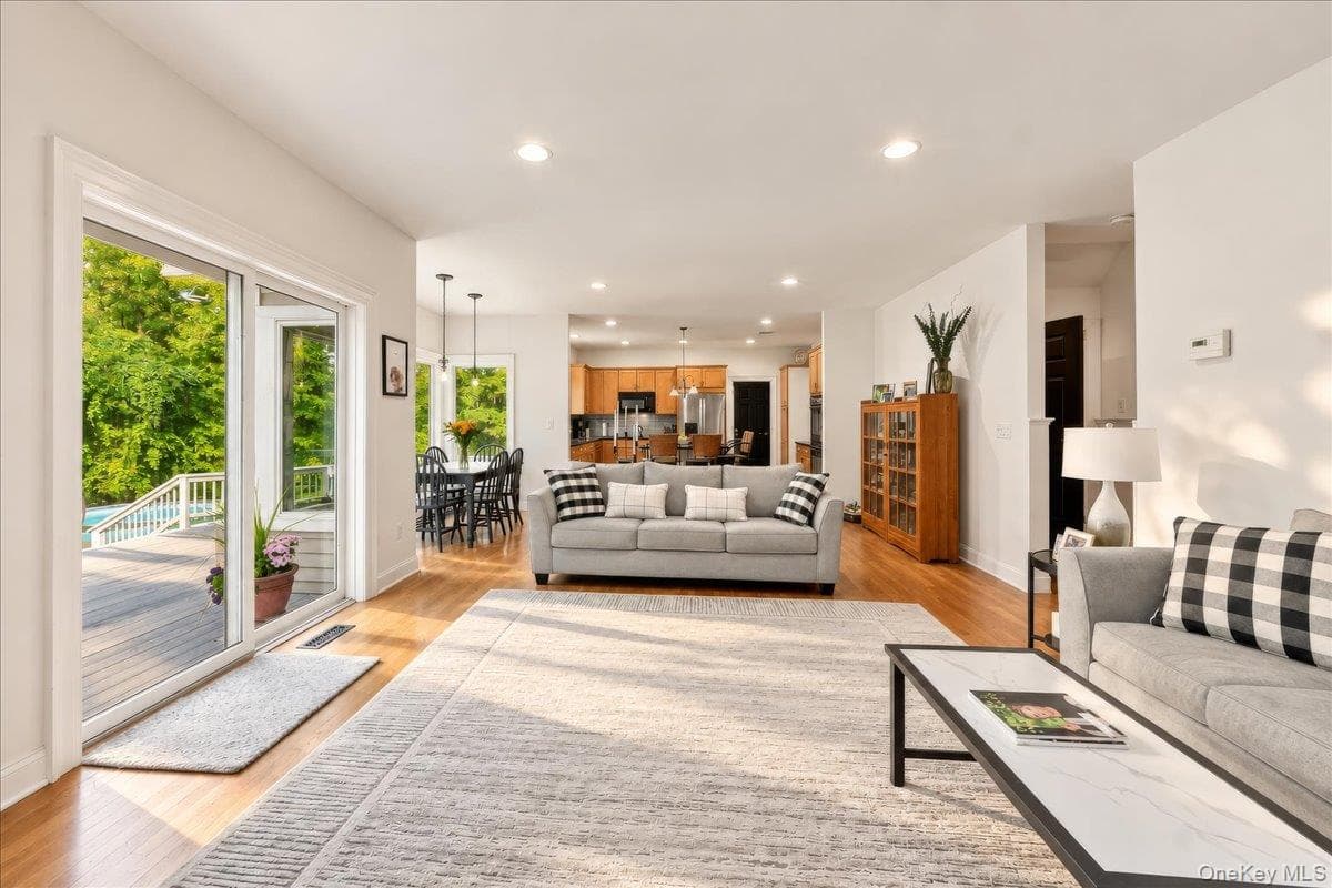 295 Spring Pond Road thumbnail 13