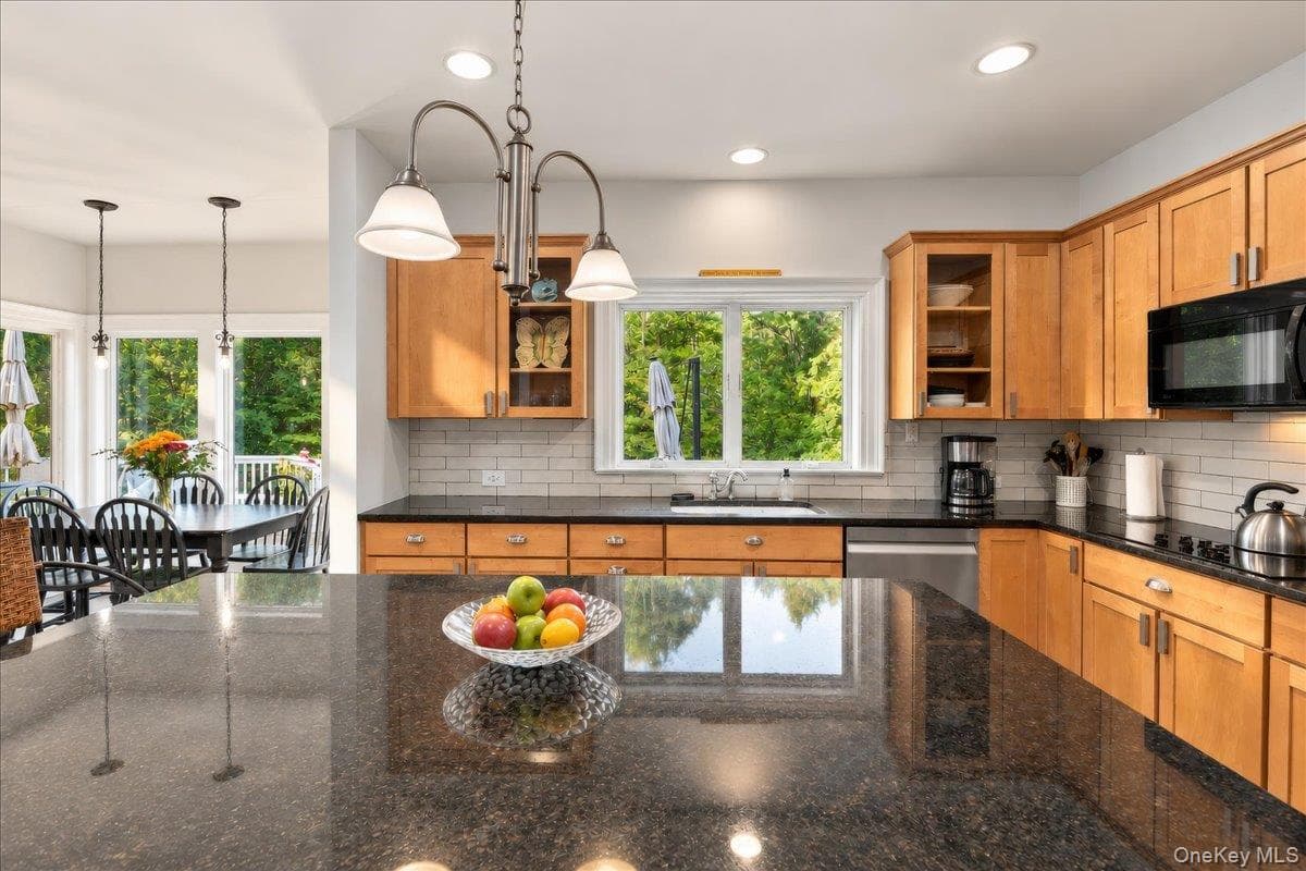 295 Spring Pond Road thumbnail 9