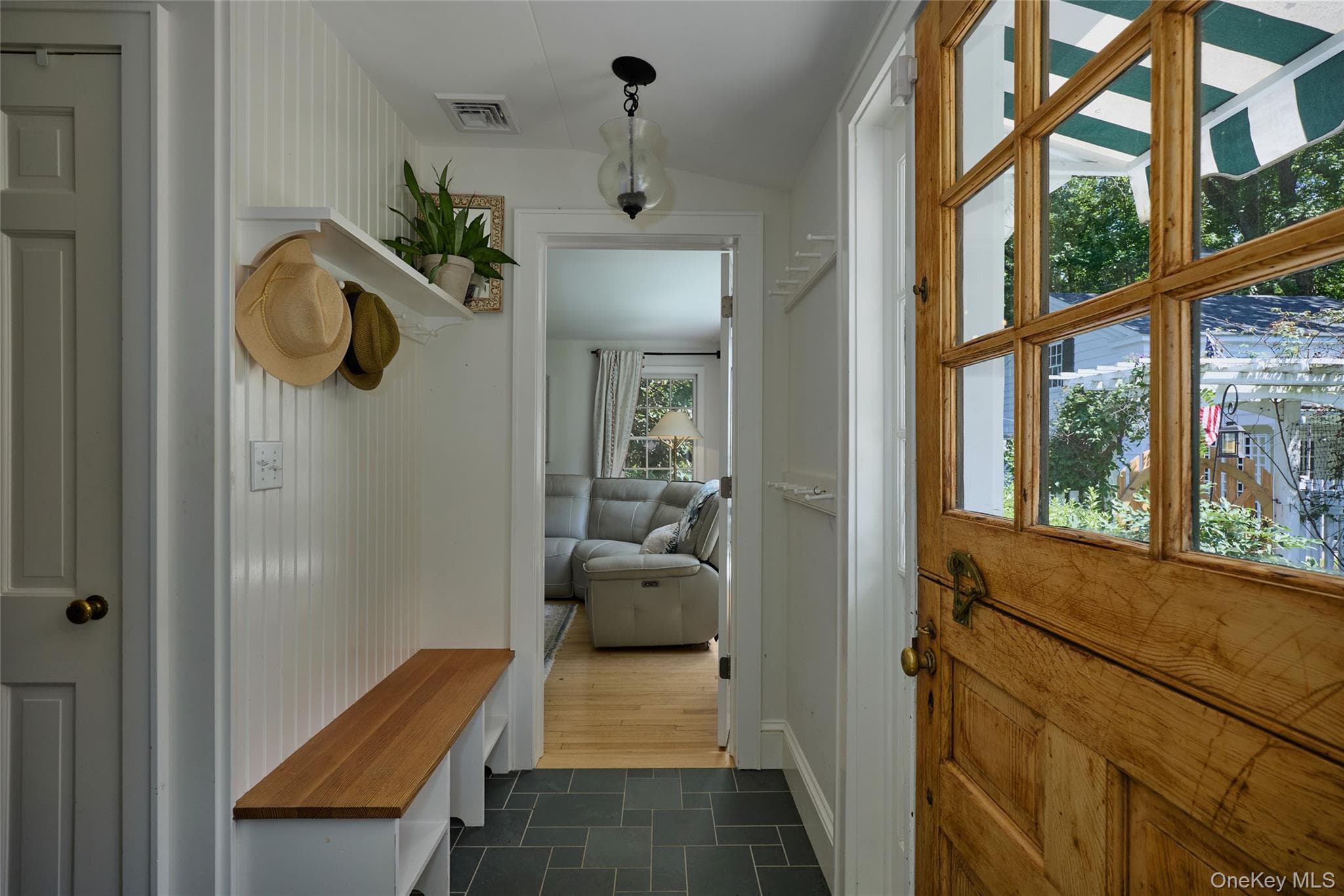 111 Washington Spring Road thumbnail 26
