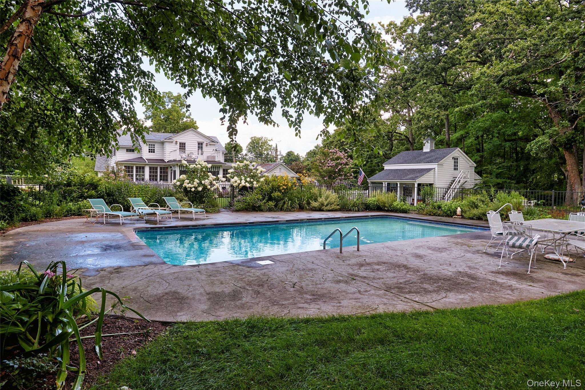 111 Washington Spring Road thumbnail 2
