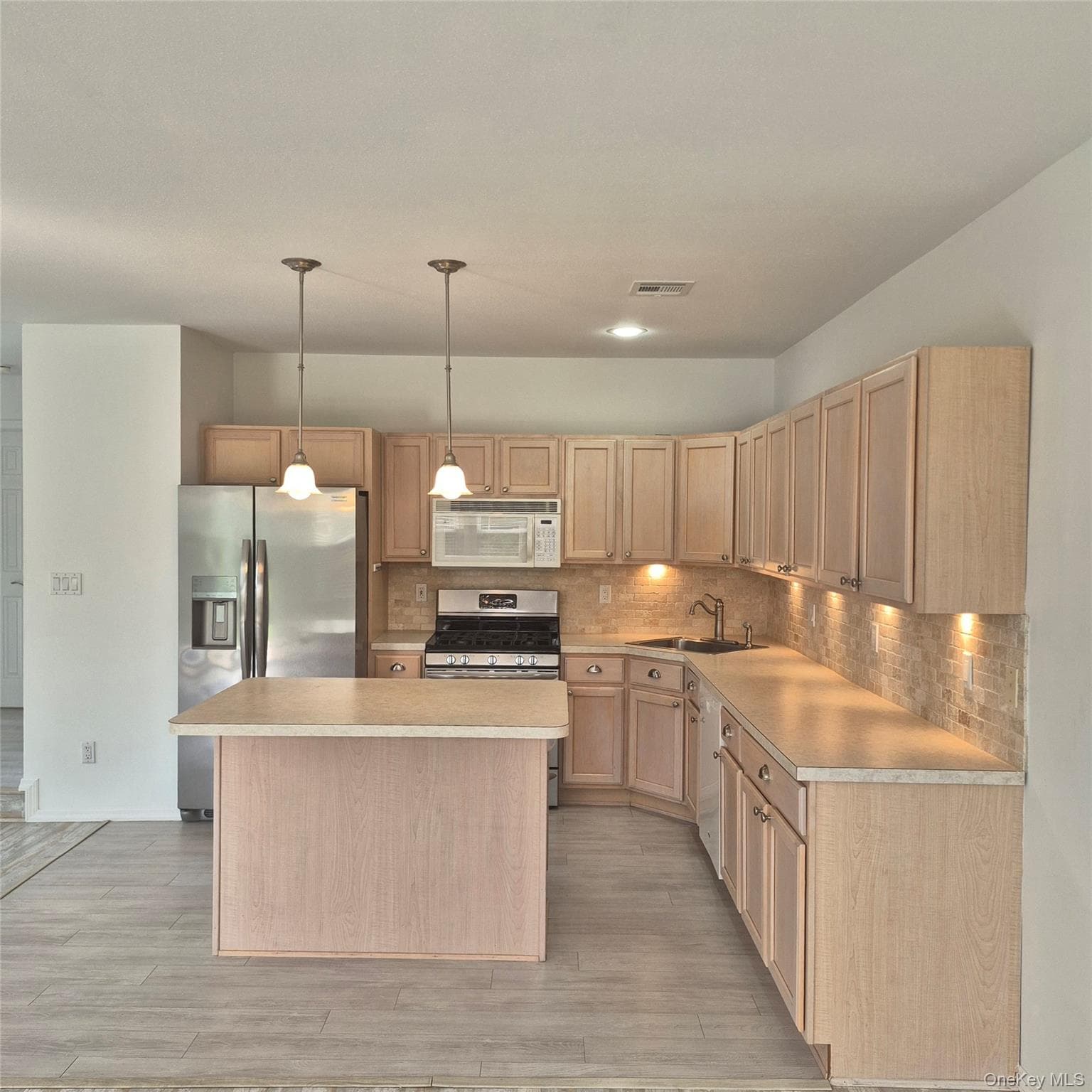 2501 Willow Pond Drive thumbnail 9