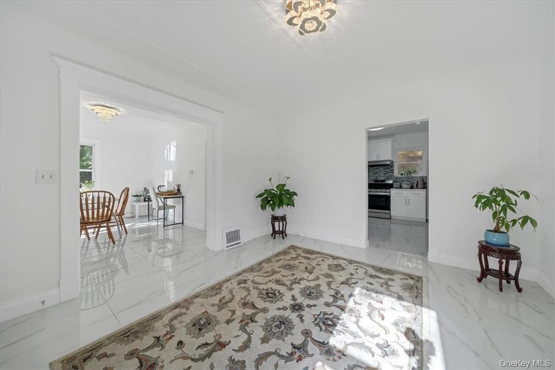 39 Reservoir Avenue photo 1